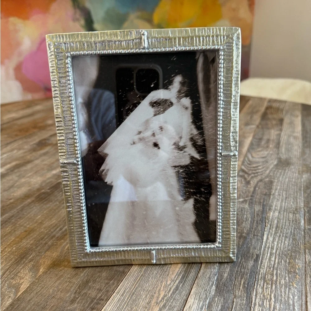 Miraposa Elegant Silver Photo Frame